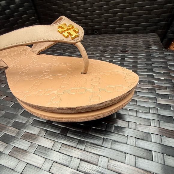 Tory Burch Beige Monroe Sandals with Gold Logo - Picture 2 of 5